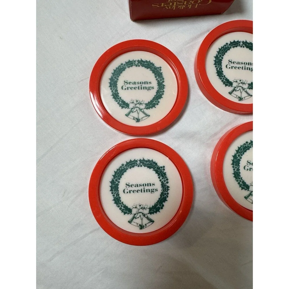 Vintage Christmas Coasters Plastic Seasons Greetings Set Of 4 Red Green White